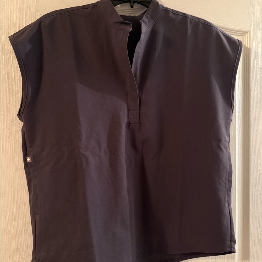 Figs Charcoal Scrub set